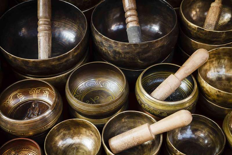 Les bols de chant tibétaine peuvent-ils aider à soulager le stress?