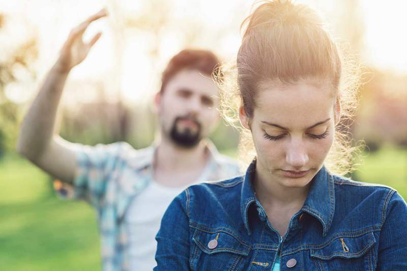 Perché minacciare il divorzio durante una discussione danneggerà il tuo matrimonio