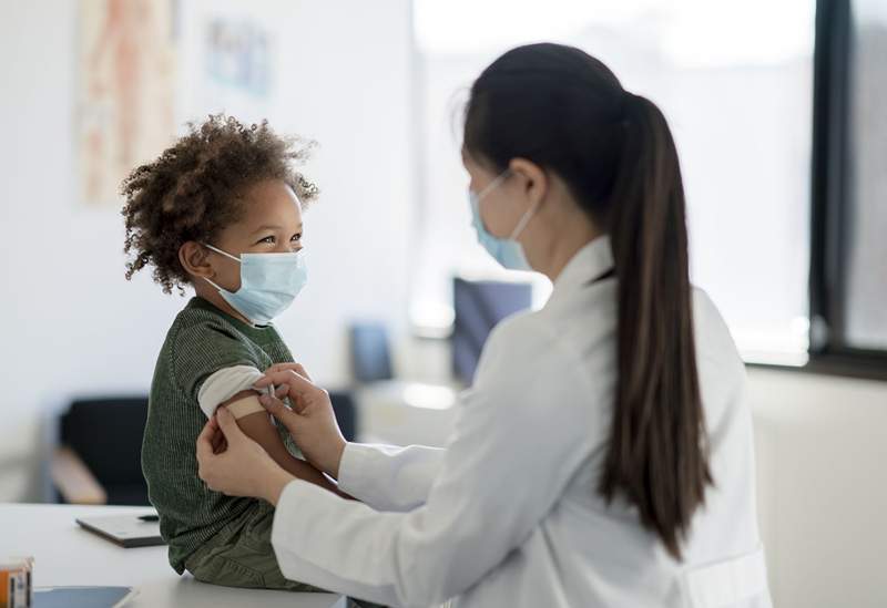 ¿Deberías conseguir a tus hijos el Pfizer o la vacuna moderna??