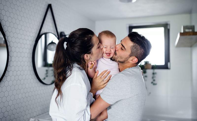 Les couples heureux font des parents heureux, l'étude dit