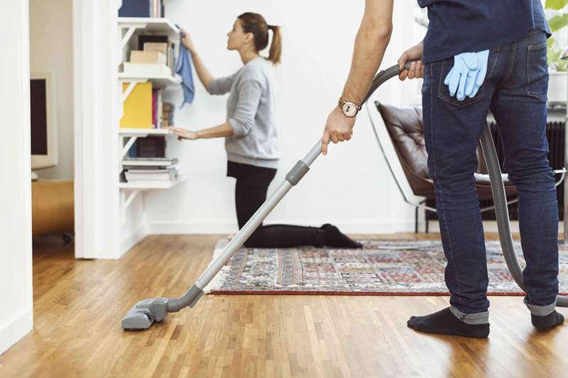 Comment empêcher les travaux ménagers de blesser votre mariage
